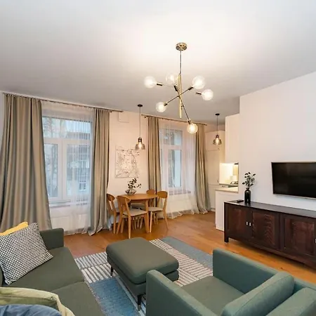 Apartment Family 2 Bd Old Town By Hostlovers *
